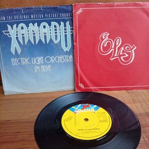Dos Discos Simples de Vinilo: Electric Light Orchestra - Xanadú y Here Is The News - imagen 1