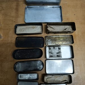 Lote de 7 Cajitas Antiguas Metálicas para Agujas o Jeringas - imagen 3
