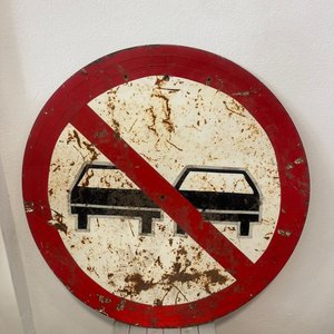Lote siguiente: Cartel de Señalización Vial "Prohibido Adelantar"