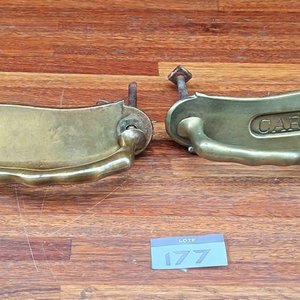 Lote siguiente: Juego Antiguo de Tiradores de Bronce para Puerta de Calle con Buzón