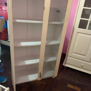 Lote anterior: Mueble Cristalero Aéreo Beige/Crema con Puertas Translúcidas