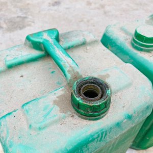 Dos Bidones de Lubricante Lubrax para Camión - imagen 2