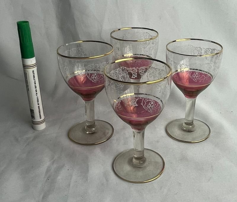 Lote anterior: Copas de cristal con diseño etched y borde dorado