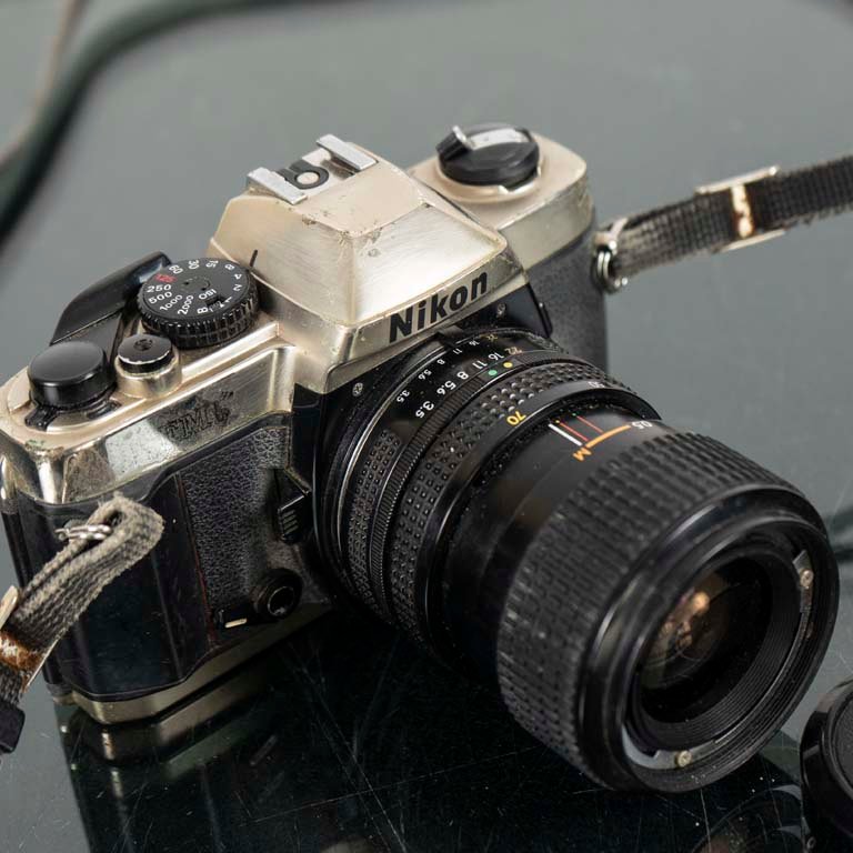 Cámara Nikon 35mm Fm10 con lente - Asegúrate de probarla antes de comprar - imagen 2