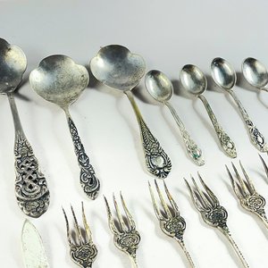 Juego de 15 Piezas de Cubiertos con Cabo Labrado y Detalle "Plata 90" - imagen 3