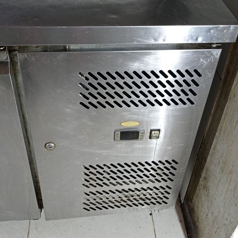 Heladera en acero inoxidable Kuma con características destacadas - imagen 3
