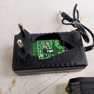 Taladro Inalámbrico 21V con 2 Baterías y Accesorios en Maletín - imagen 9