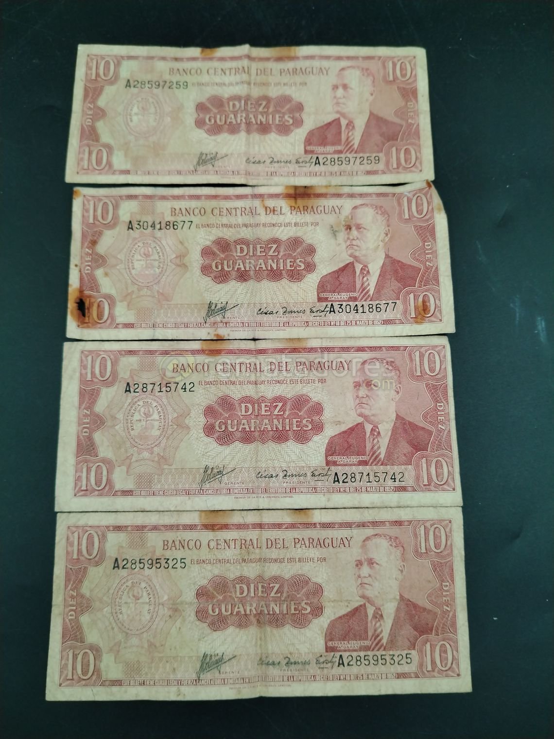 Lote de 4 Billetes de 10 Guaraníes de Paraguay