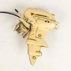 Motor fuera de borda de chapa marca Monteleone - Medidas: 10cm - imagen 2