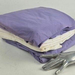 Lote siguiente: Juego de Sábanas Varias con Manchas