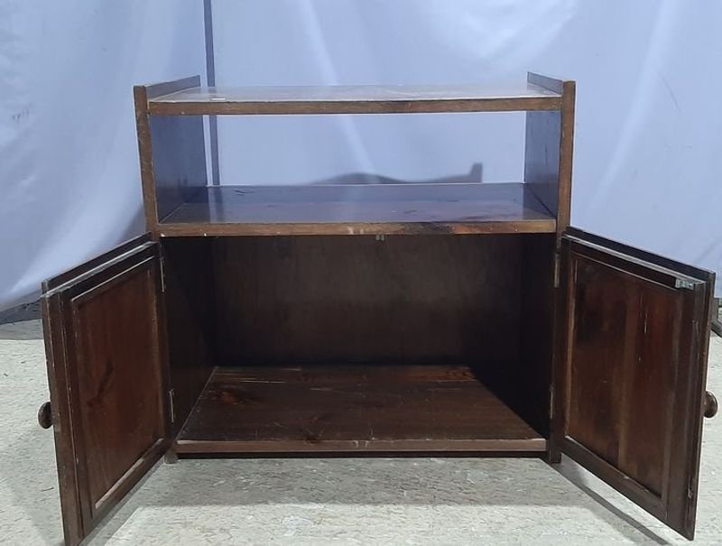 MESA DE TV EN MADERA 2 PUERTAS ESTANTE - imagen 2