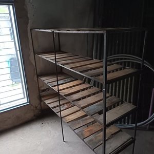 Estantería Industrial de Hierro y Madera - imagen 2