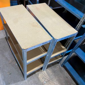 Tres Estanterías Metálicas Desarmables con Estantes de MDF Usadas - imagen 4