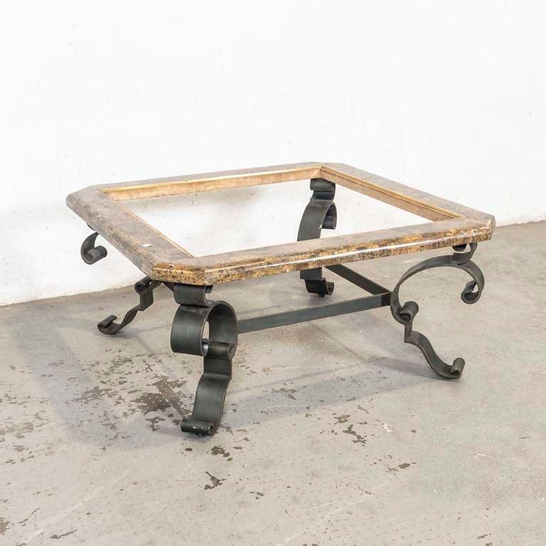 Lote anterior: Mesa ratona con base de hierro y tapa de compensado
