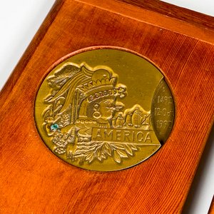 Dos Medallas de Bronce Grandes con Estuche de Madera - imagen 4