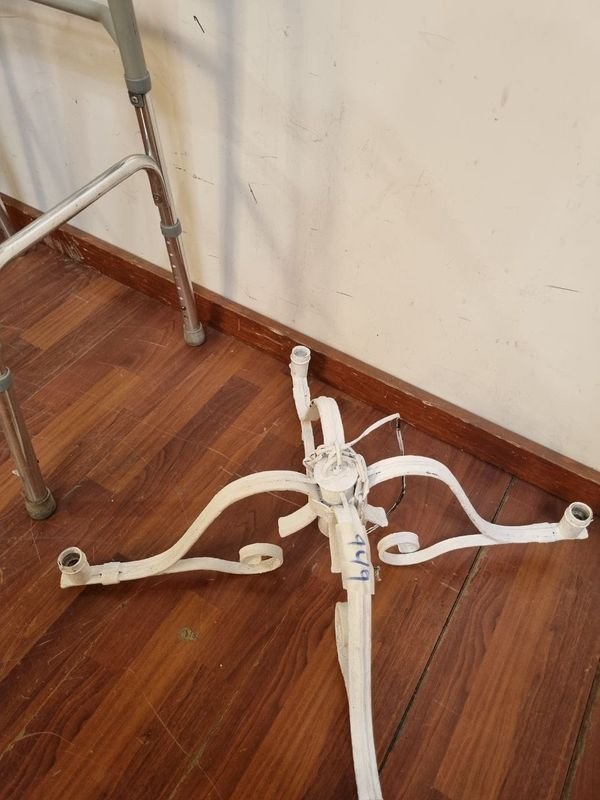 Colección de objetos antiguos y muebles - imagen 6
