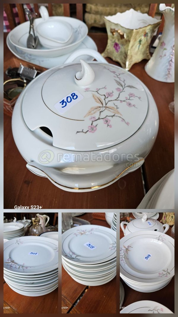 Sopera de Porcelana con Tapa y Cuchara, Diseño Floral