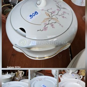 Lote siguiente: Sopera de Porcelana con Tapa y Cuchara, Diseño Floral