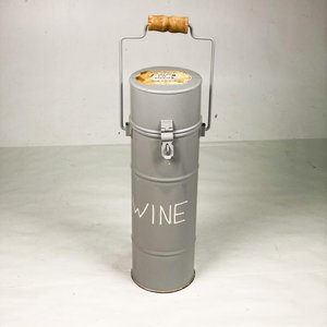 Lote siguiente: Botellero Vintage de Metal con Tapa Abatible y Asa de Madera