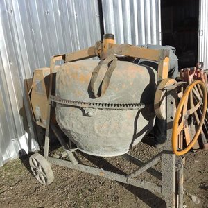 Lote siguiente: Hormigonera Portátil Sin Marca