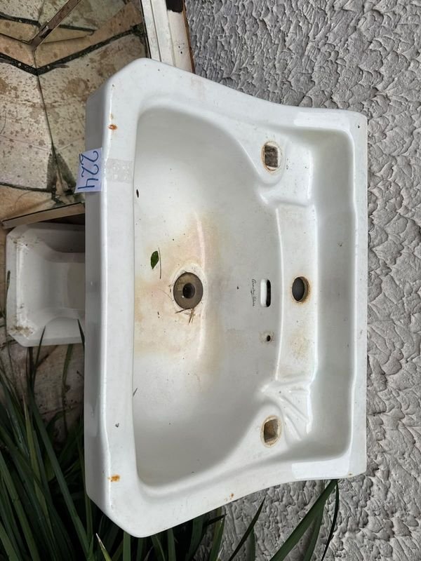 Lavatorio con Pedestal, Botiquín y Cisterna Dolmenit