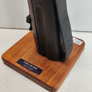 Exhibidor para Bayoneta Fusil Mauser 1924 Inutilizado - imagen 2