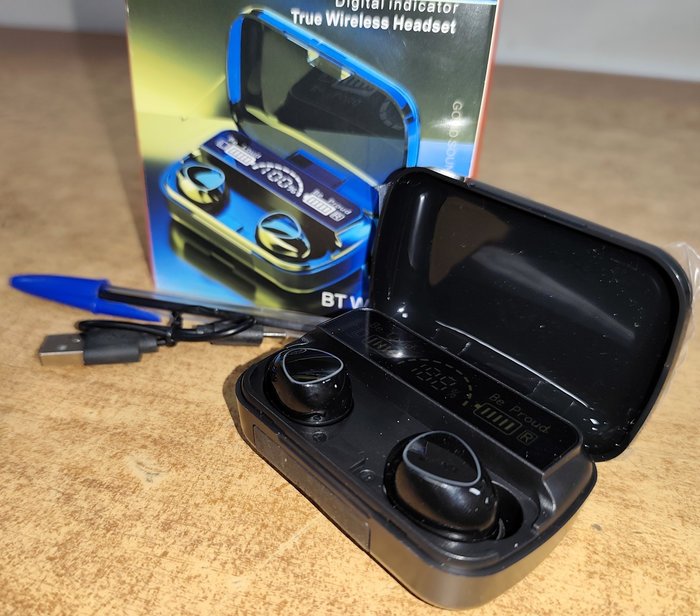Auriculares BT recargables con pantalla LED - imagen 2