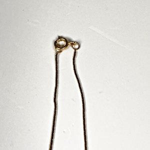 Conjunto de Gargantilla y Par de Aretes Enchapados en Oro - imagen 3
