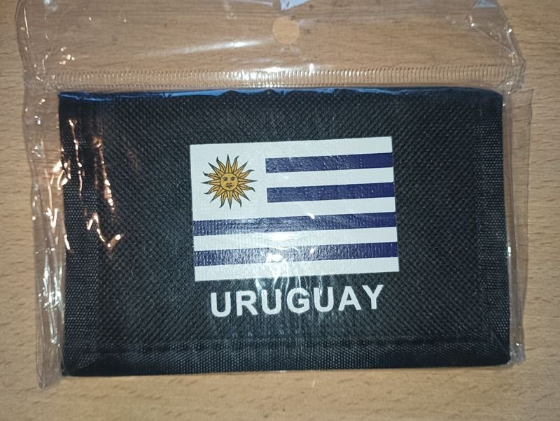 Lote siguiente: Billeteras de Uruguay negra - Accesorios de moda
