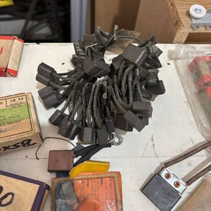 Lote de Carbones para Motor Eléctrico 12V - imagen 5