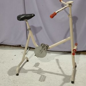 Bicicleta Fija Blanca para Ejercicio de Brazos y Piernas - imagen 2