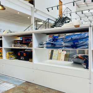 Mueble Exhibidor Doble Blanco con Vidrio y Estantes - imagen 2