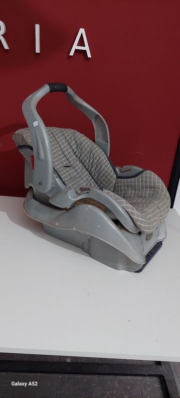 Lote siguiente: Silla para bebé para vehículos
