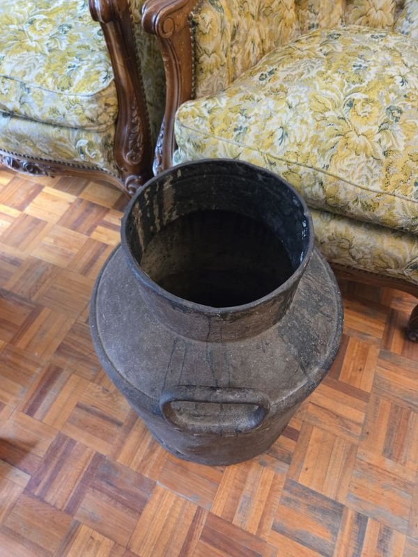 Antiguo tacho lechero en hierro sin tapa - imagen 4
