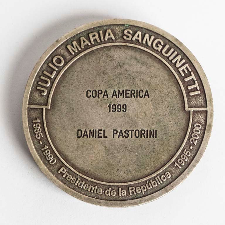 Medalla de bronce de la República Oriental del Uruguay - imagen 2