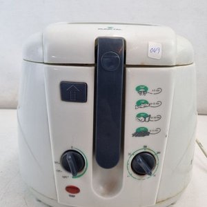 Lote anterior: L 343 - Práctica freidora eléctrica marca Punktal con canasto interno y control de temperatura (Funciona)