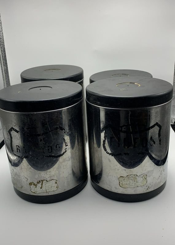 Lote siguiente: Recipientes de cocina en buen estado