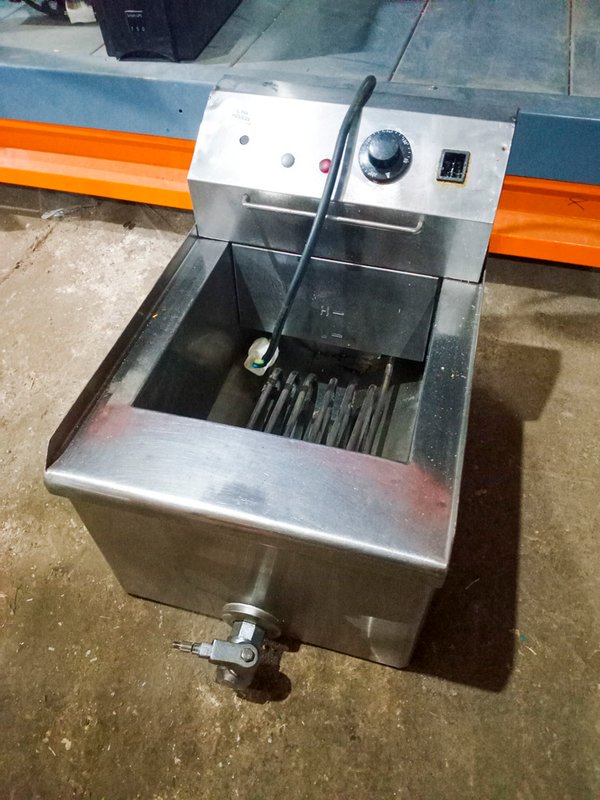 Fritador eléctrico de mesa sin canasto para cocina - imagen 1