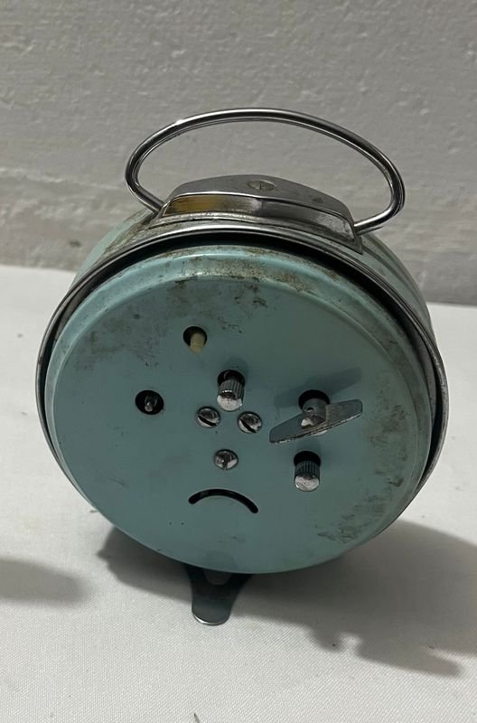 Reloj de sobremesa con características únicas - imagen 4