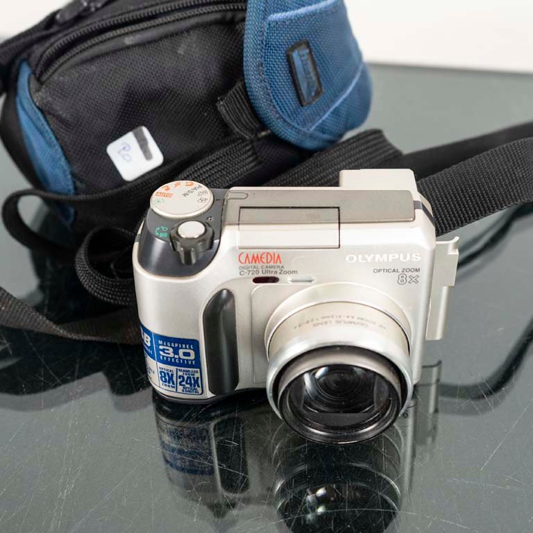 Cámara digital Olympus con estuche para la venta - imagen 2