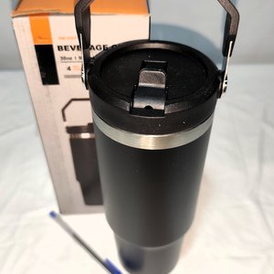 Lote siguiente: Vaso Térmico de Acero Inoxidable Negro 900ml con Tapa y Asa - Nuevo en Caja