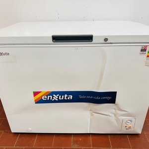 Lote siguiente: Freezer Horizontal Enxuta 297 Litros Sin Uso con Detalles Estéticos