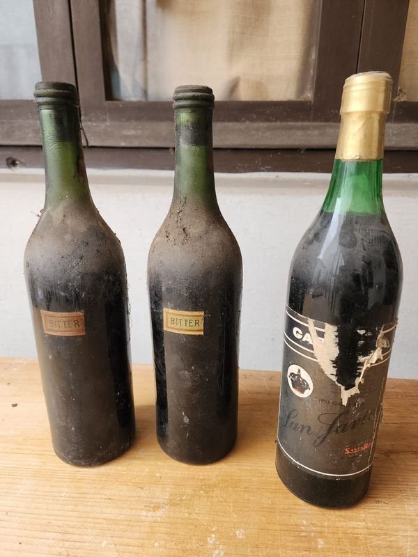 Lote de 3 Botellas Antiguas de Bitter y Licor