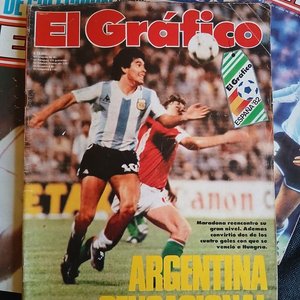 Lote de 5 Revistas "El Gráfico" - Especial Diego Armando Maradona - imagen 2