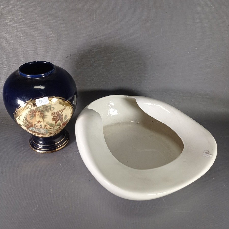 Lote anterior: Orinales y potiches antiguos en porcelana