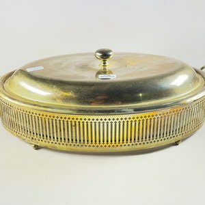 Lote anterior: Fuente Oval de Vidrio con Soporte y Tapa Metálica - 35 x 24 cm