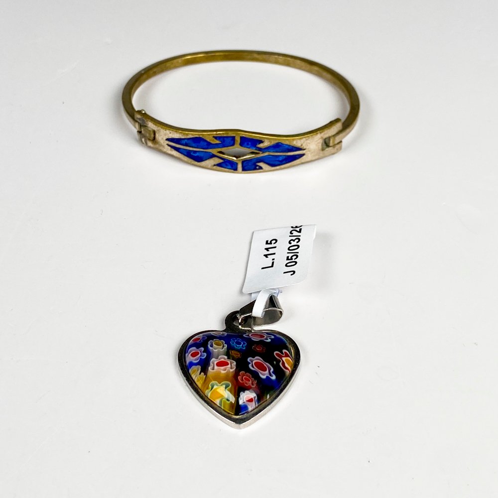 Lote siguiente: Pulsera y colgante de lapislázuli con diseño millefiore