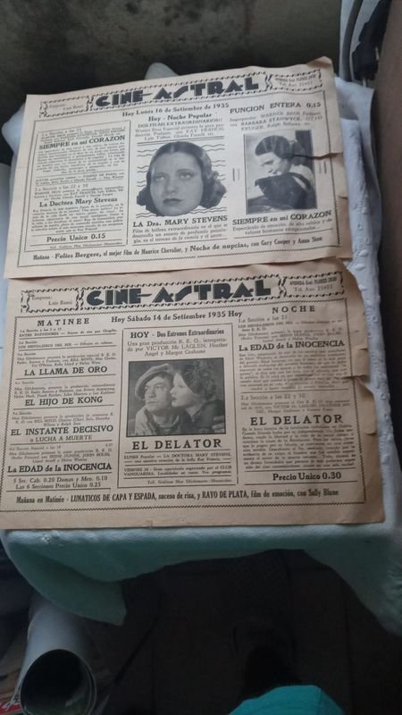 Lote siguiente: Afiches del cine Astral de setiembre de 1935
