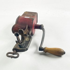 Lote siguiente: Ralladora de Queso Antigua Alexanderwerk Modelo 1060