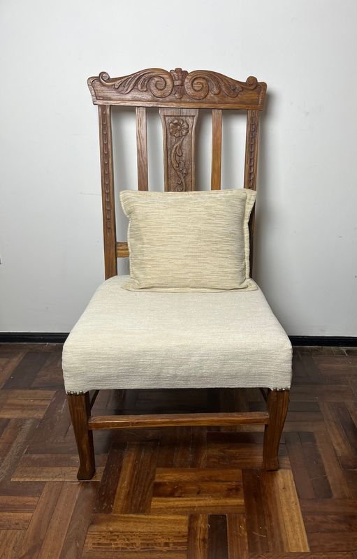 Silla Baja de Madera con Almohadón - imagen 2